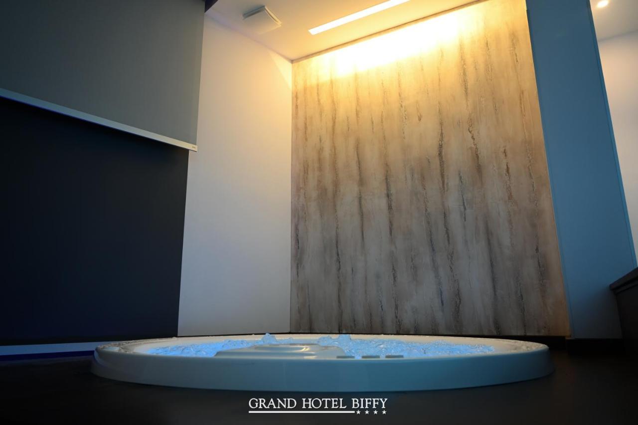 Grand Hotel Biffy Ариано-Ирпино Экстерьер фото