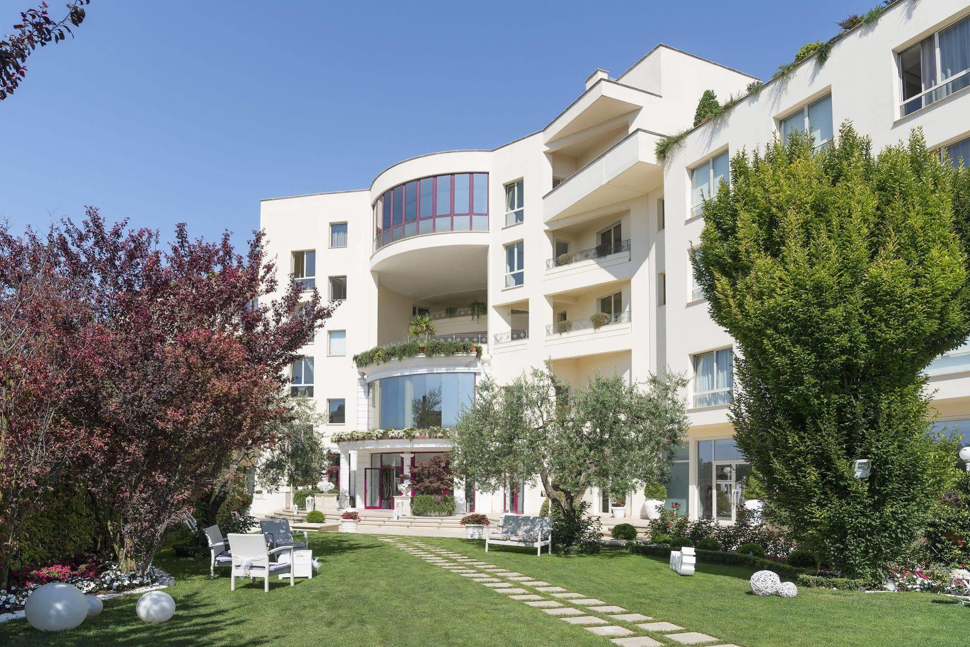 Grand Hotel Biffy Ариано-Ирпино Экстерьер фото